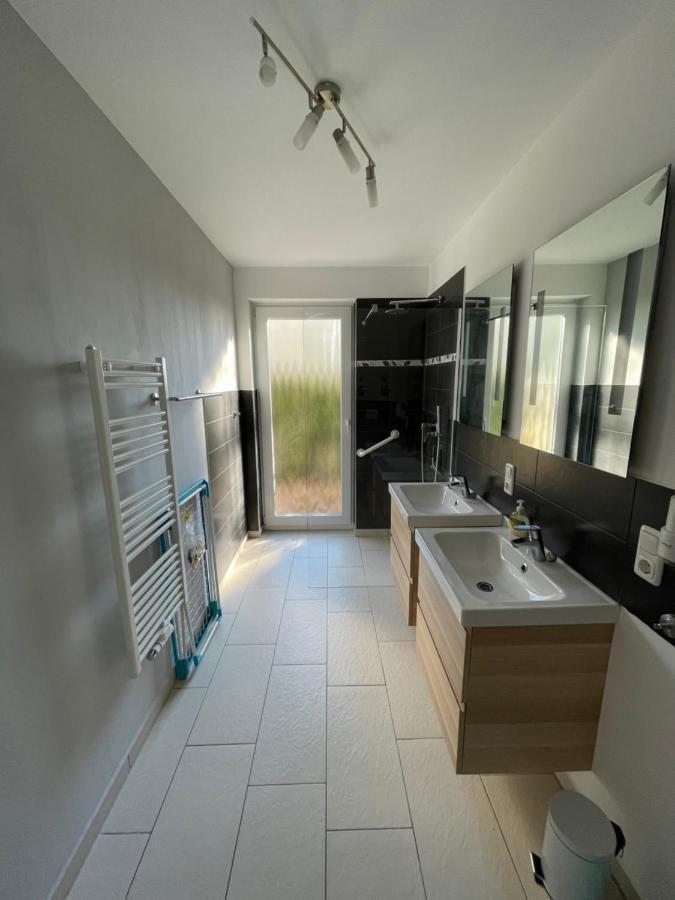 Villa Sara Wohnung Buskam Mit Terrasse Goehren  Esterno foto